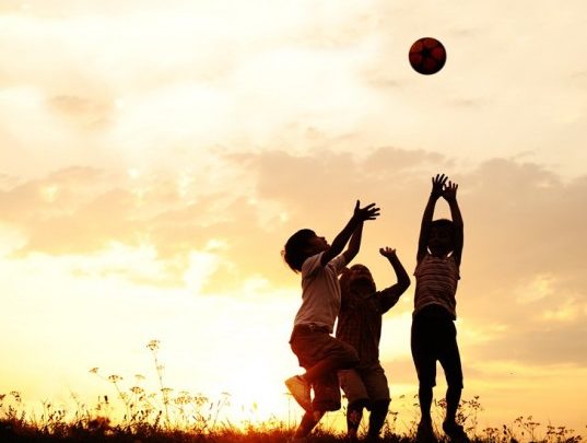 Ελεύθερο Παιχνίδι: Γιατί είναι καλό για το παιδί σας να βαριέται ελεύθερο παιχνίδι  