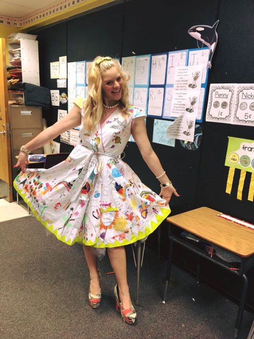 Το φόρεμα της δασκάλας που έγινε viral! σχολείο 