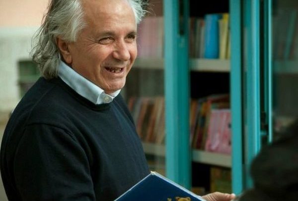 Ο συνταξιούχος Ιταλός δάσκαλος που βοηθάει τα παιδιά να αγαπήσουν το διάβασμα! διάβασμα βιβλία  