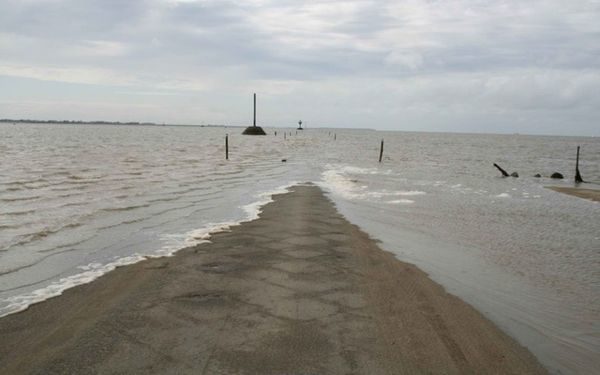 Ο δρόμος της Γαλλίας που… βυθίζεται (φωτογραφίες-βίντεο)! παράξενα παλίρροια Γαλλία 