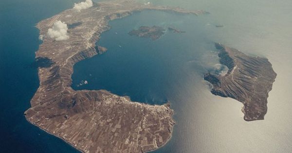Μοναδικό βίντεο: Πώς δημιουργήθηκε η Σαντορίνη από 4 ηφαίστεια!   Μοναδικό βίντεο: Πώς δημιουργήθηκε η Σαντορίνη από 4 ηφαίστεια! Σαντορίνη