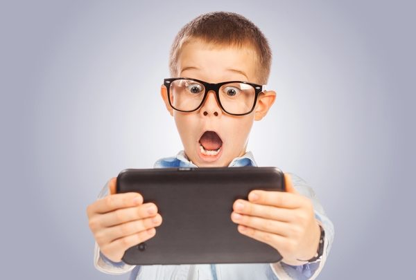 Αχ αυτά τα tablets από μικρά... 