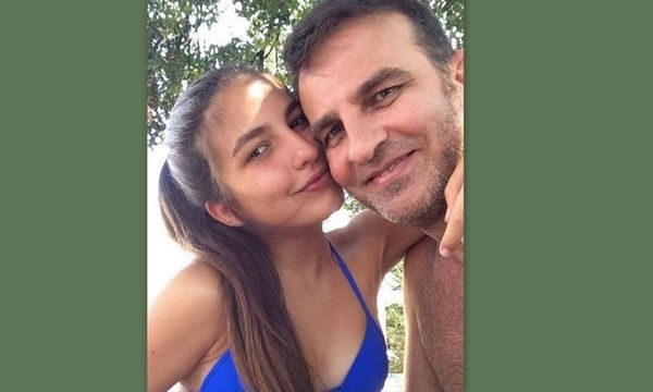 Βασίλης Νομικός: Μα, πόσο σου μοιάζει η κόρη;   Βασίλης Νομικός: Μα, πόσο σου μοιάζει η κόρη; παιδιά διασήμων