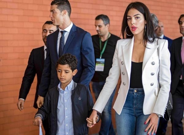 Η ευτυχισμένη οικογένεια του Κριστιάνο Ρονάλντο ! Κριστιάνο Ρονάλντο Christiano Ronaldo 