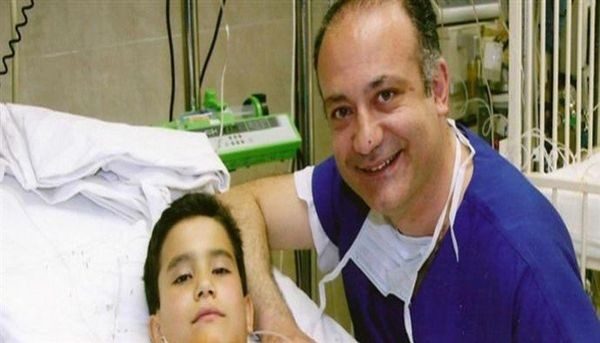 Αυξέντιος Καλαγκός: Ο καρδιοχειρουργός που έχει σώσει χιλιάδες άπορα παιδιά πρόσωπα Αυξέντιος Καλαγκός 