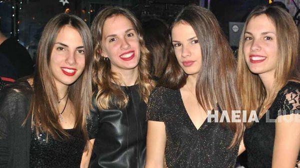Oι τετράδυμες που σάρωσαν πέρσι στις Πανελλαδικές έγιναν διαφήμιση (βίντεο)! 