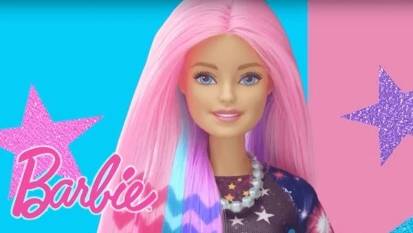 Επανάσταση στον κόσμο των παιχνιδιών: H Barbie έχει πλέον κυτταρίτιδα! παιχνίδια κούκλες Dot Pigeon Barbie 
