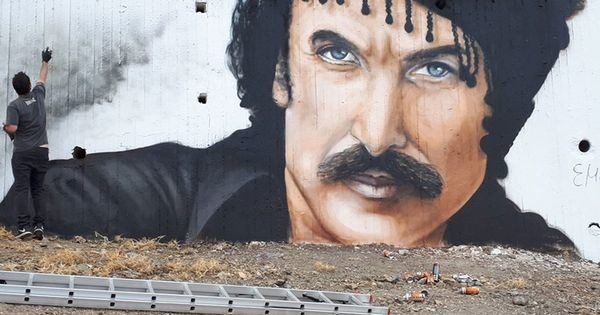 Εκπληκτικό γκράφιτι στη Κρήτη απεικονίζει τον Νίκο Ξυλούρη! Νίκος Ξυλούρης Κρήτη γκράφιτι Ανώγεια Αλέξανδρος Ραπτάκης 