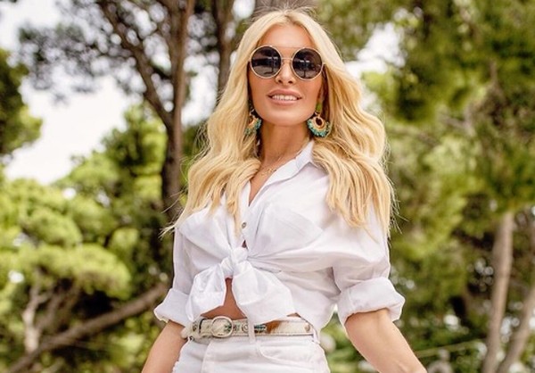 Η Κατερίνα Καινούργιου φοράει το νέο της μαγίο και αναστατώνει τα social media! μαγιό Κατερίνα Καινούργιου 