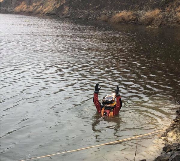 Η φωτογραφία της χρονιάς: "Αναψε ένα κερί για το μωρό...." τραγικό συμβάν συγκλονιστικό Κύπρος 